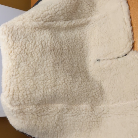 Aldo Seigle black leather and shearling heeled boot - Picture 11 of 16